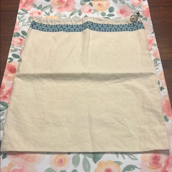 Tory Burch Cream dust bag drawstring Pouch with Teal Pattern Trim - Picture 2 of 3